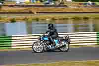 Vintage-motorcycle-club;eventdigitalimages;mallory-park;mallory-park-trackday-photographs;no-limits-trackdays;peter-wileman-photography;trackday-digital-images;trackday-photos;vmcc-festival-1000-bikes-photographs